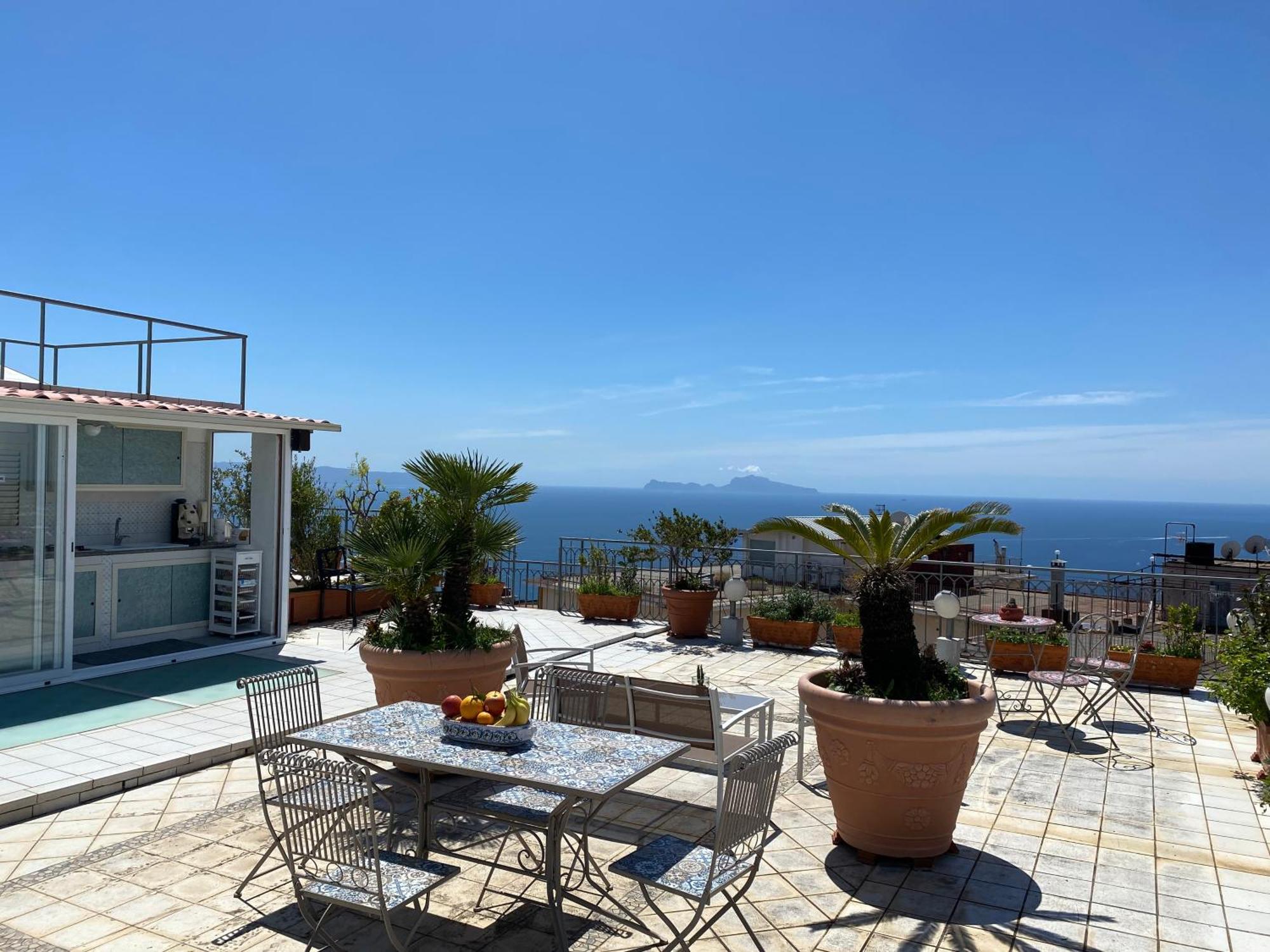 Terrazza Morghen Panoramic Rooftop Наполи Екстериор снимка